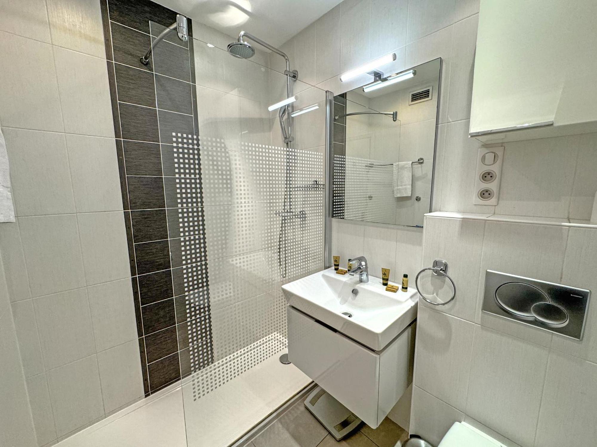 Promenade Holiday - Royal Luxembourg Promenade Ница Екстериор снимка